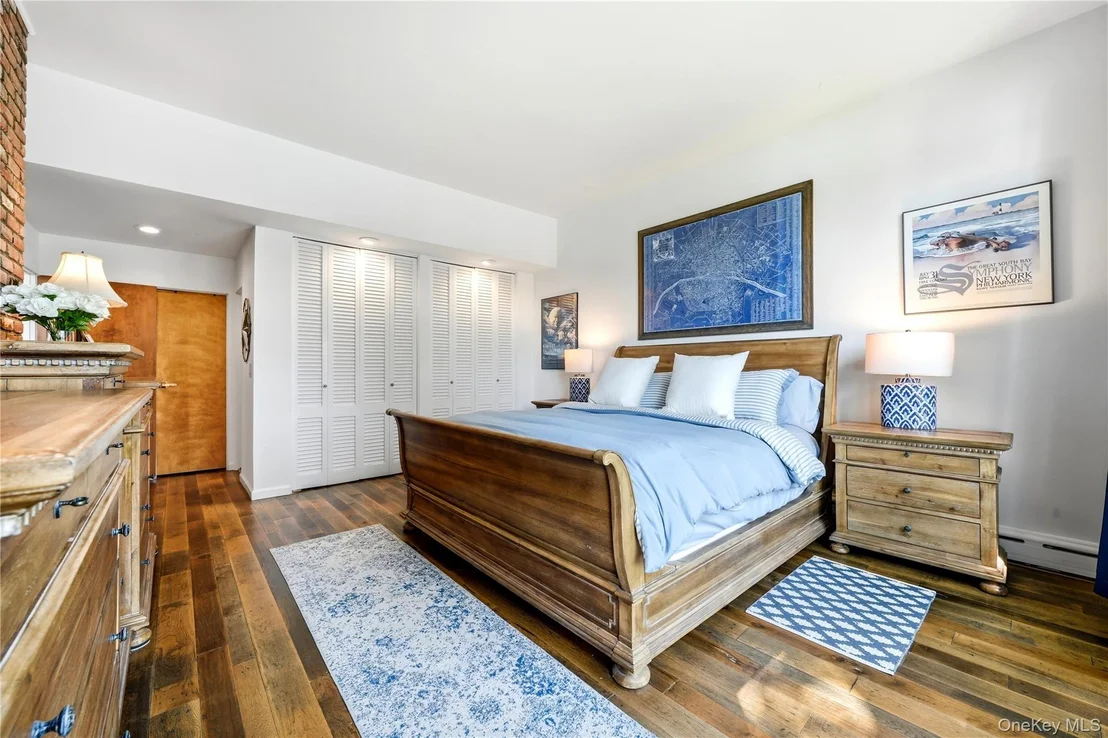 Photo of 107 Lake Shore Drive