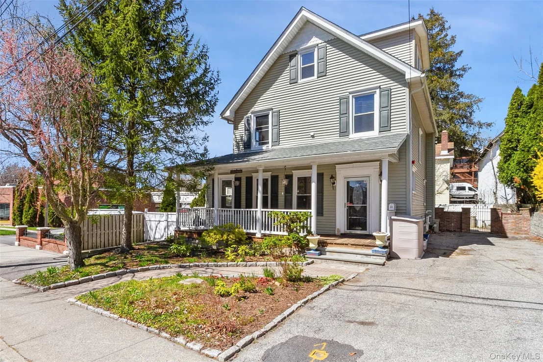Photo of 13 Lenox Place