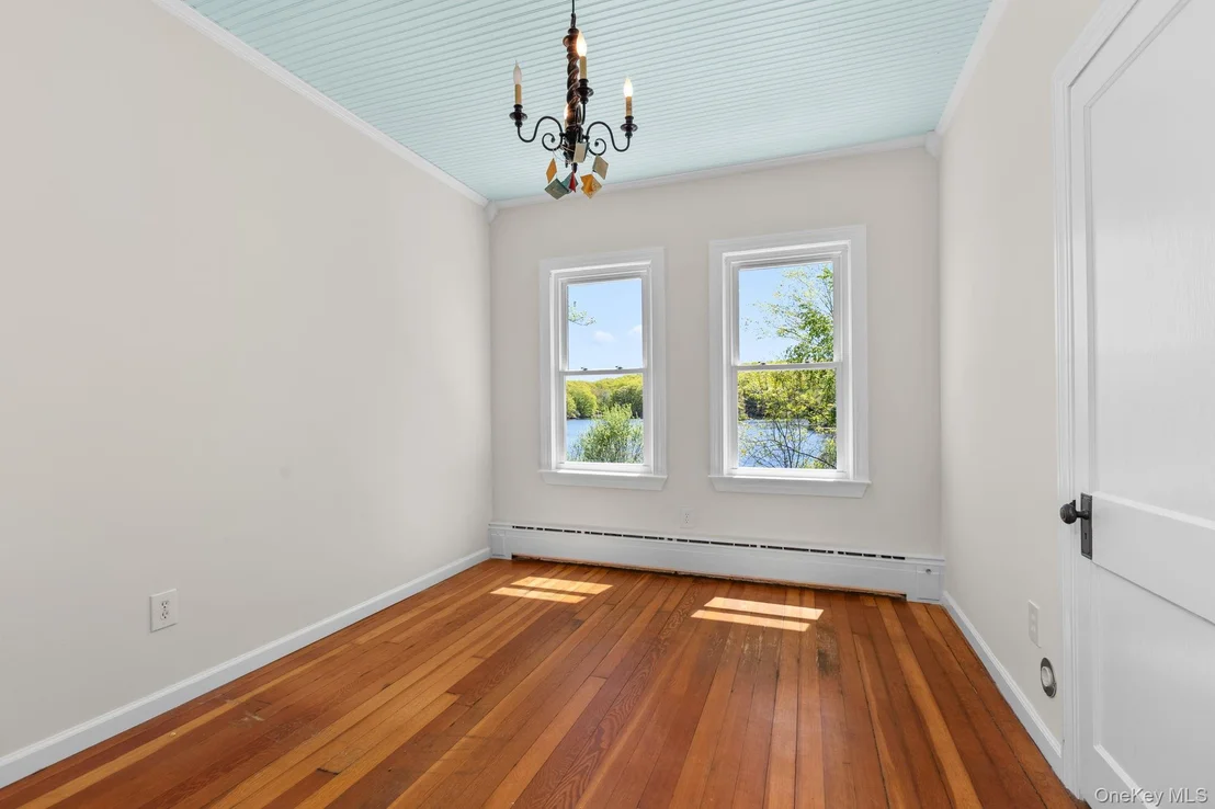 Photo of 122 Dutchess Drive
