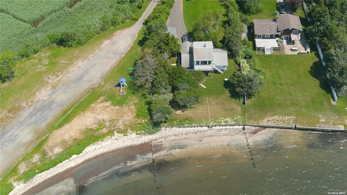 Photo of 2 Bay Road
