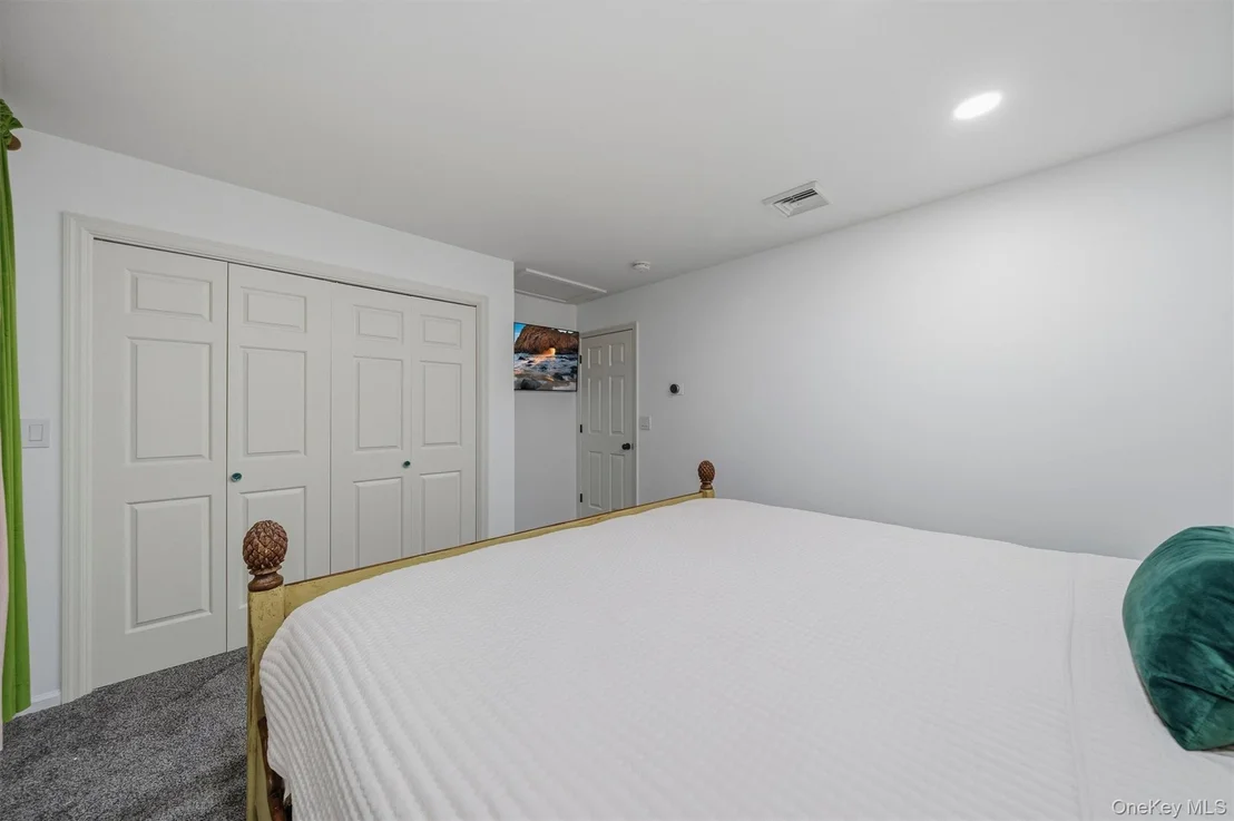 Photo of 412 Laroe Road