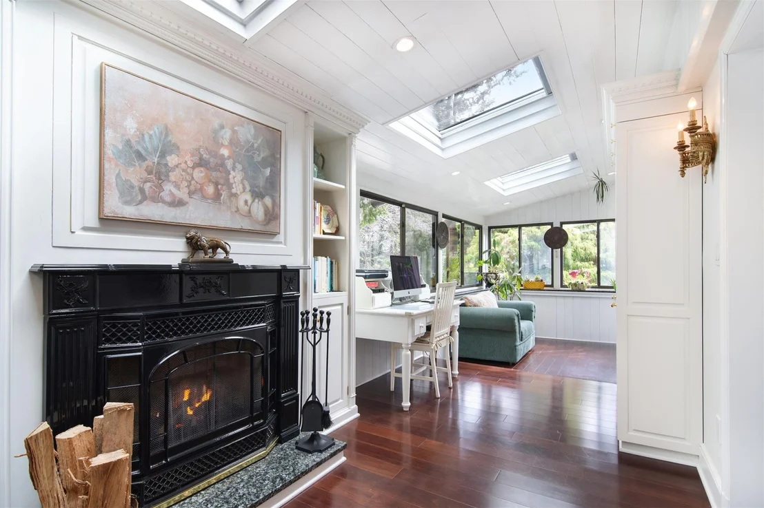Photo of 1028 Esplanade