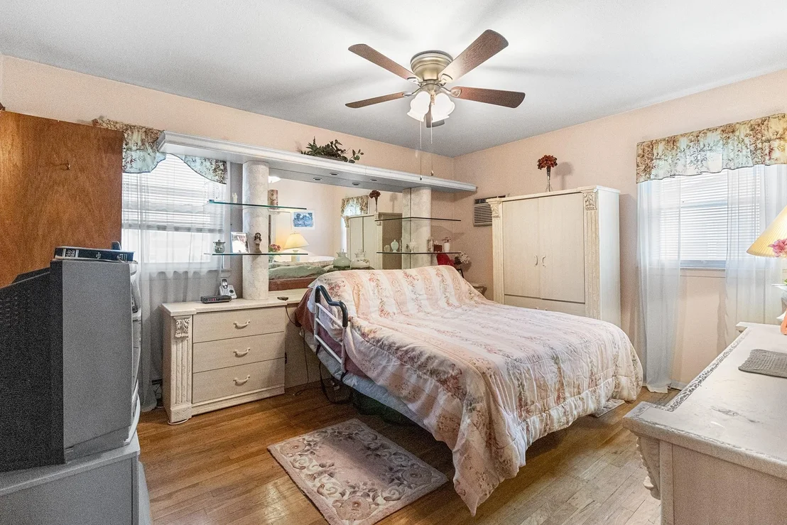 Photo of 116 Independence Avenue