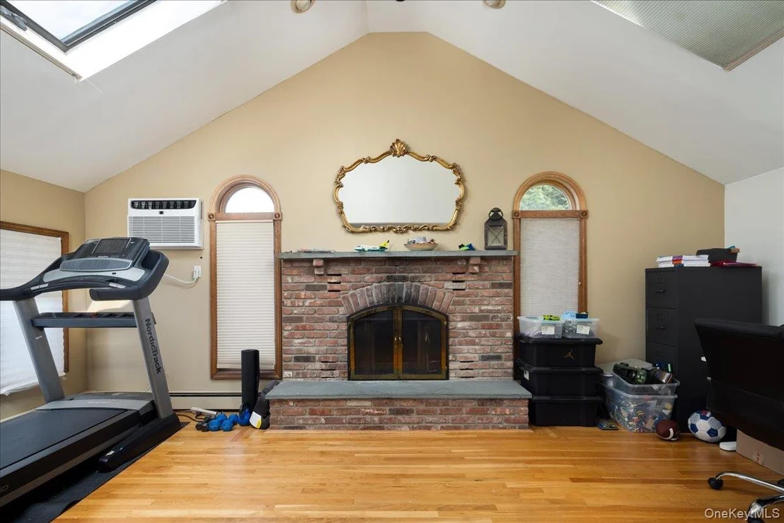 Photo of 10 Seneca Drive