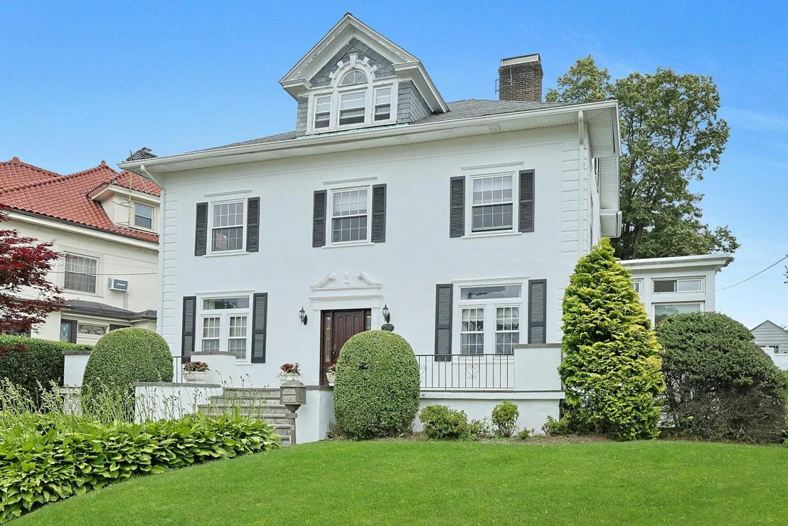 Photo of 233 Commonwealth Avenue