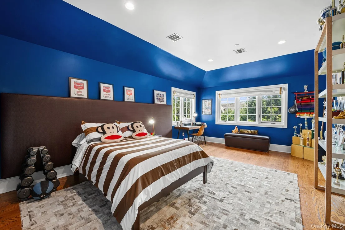 Photo of 73 Park Drive S