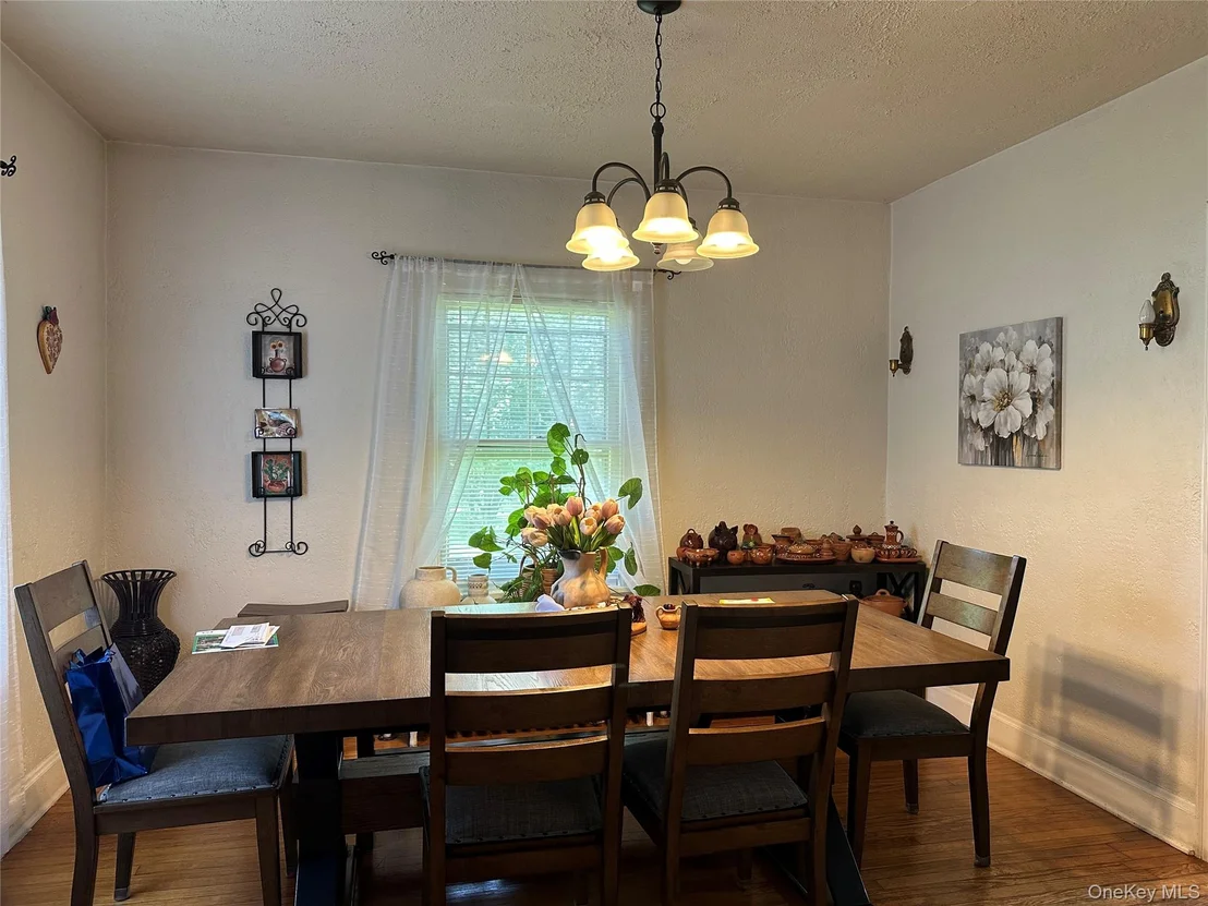 Photo of 237 Windsor Highway