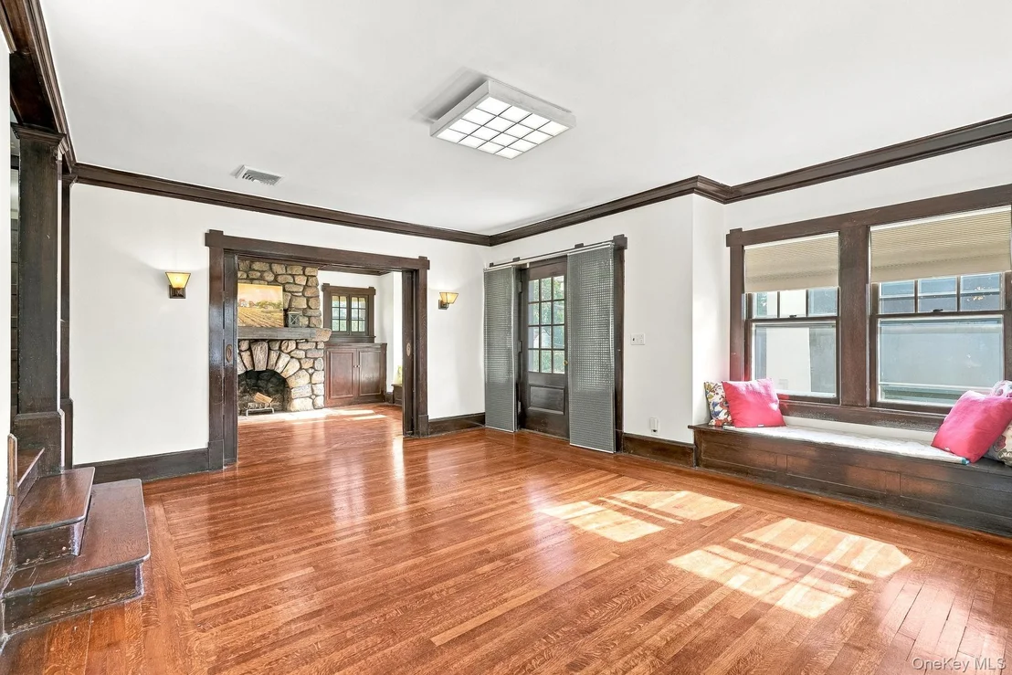Photo of 1239 Post Road