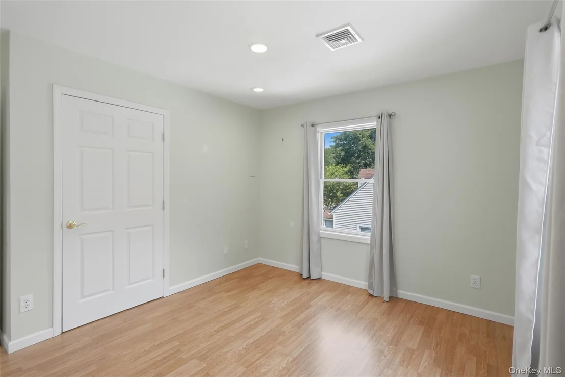 Photo of 10 Henmond Boulevard