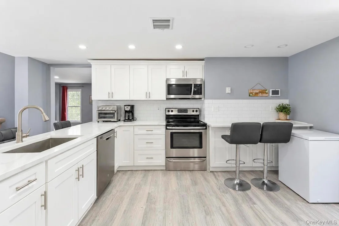 Photo of 10 Helene Drive