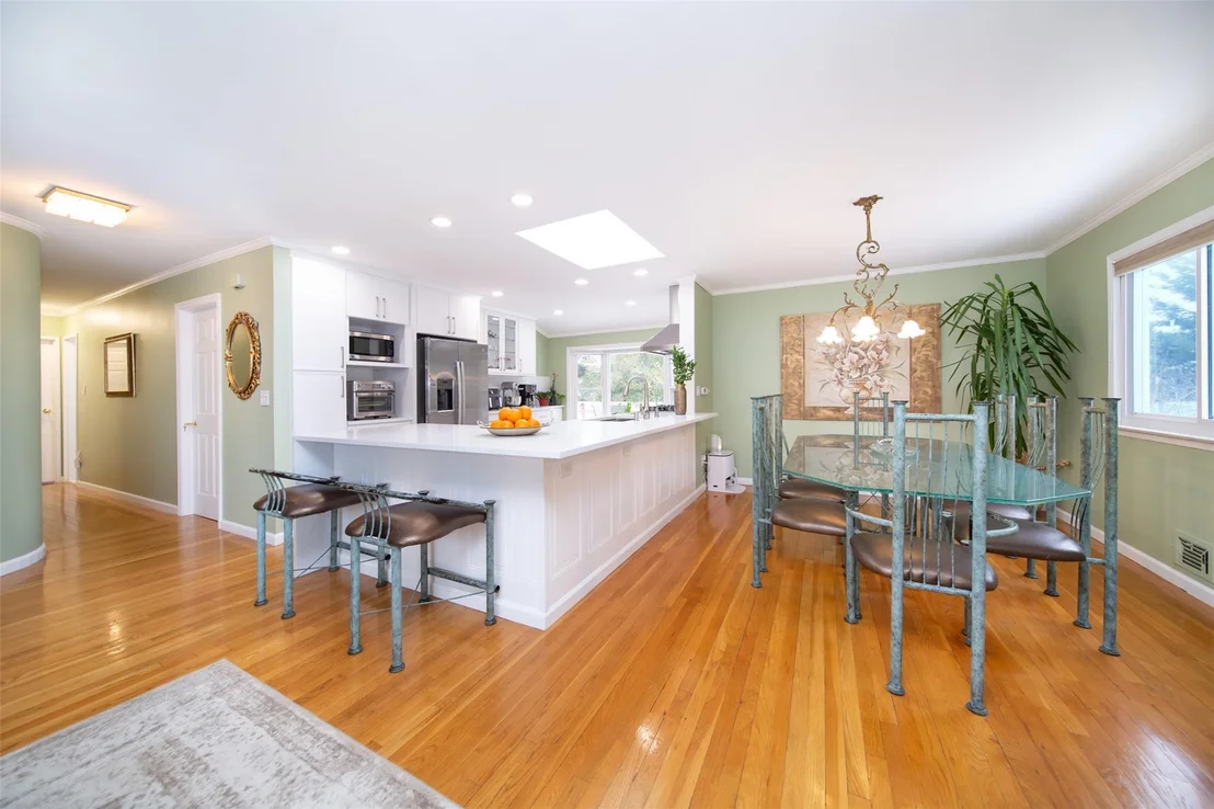 Photo of 24 Delaware Avenue