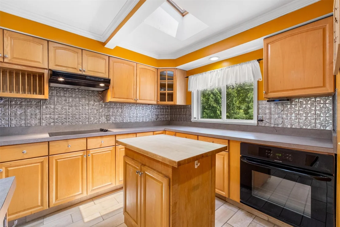 Photo of 440 Sprout Brook Road