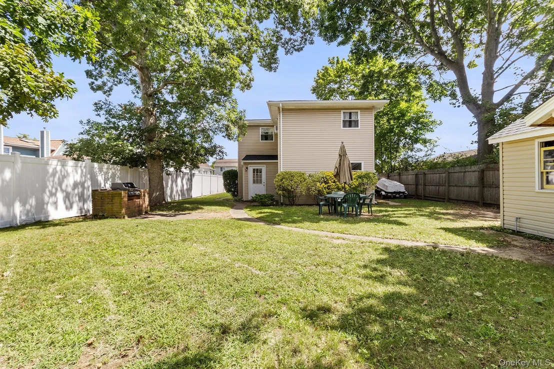Photo of 1320 Pine Acres Boulevard