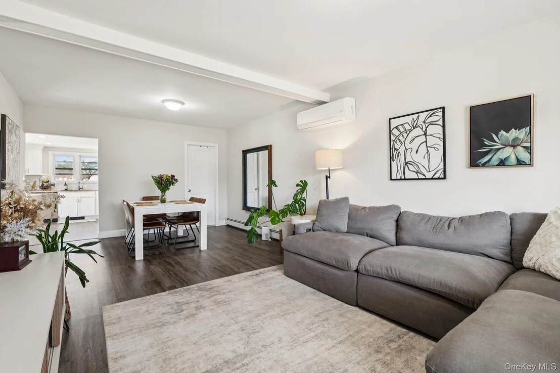Photo of 72 Waverly Avenue