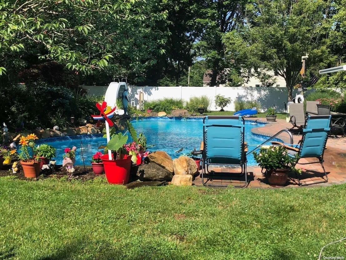 Photo of 92 Maple Avenue