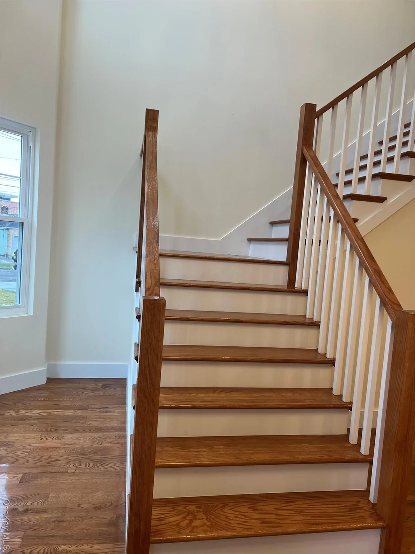 Photo of 15 Sunlight Hill