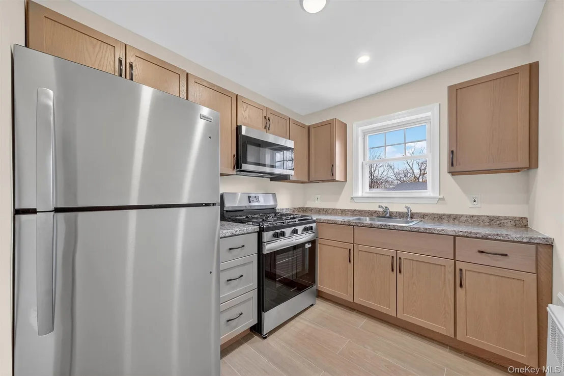Photo of Unit F13 at 1879 Crompond Road