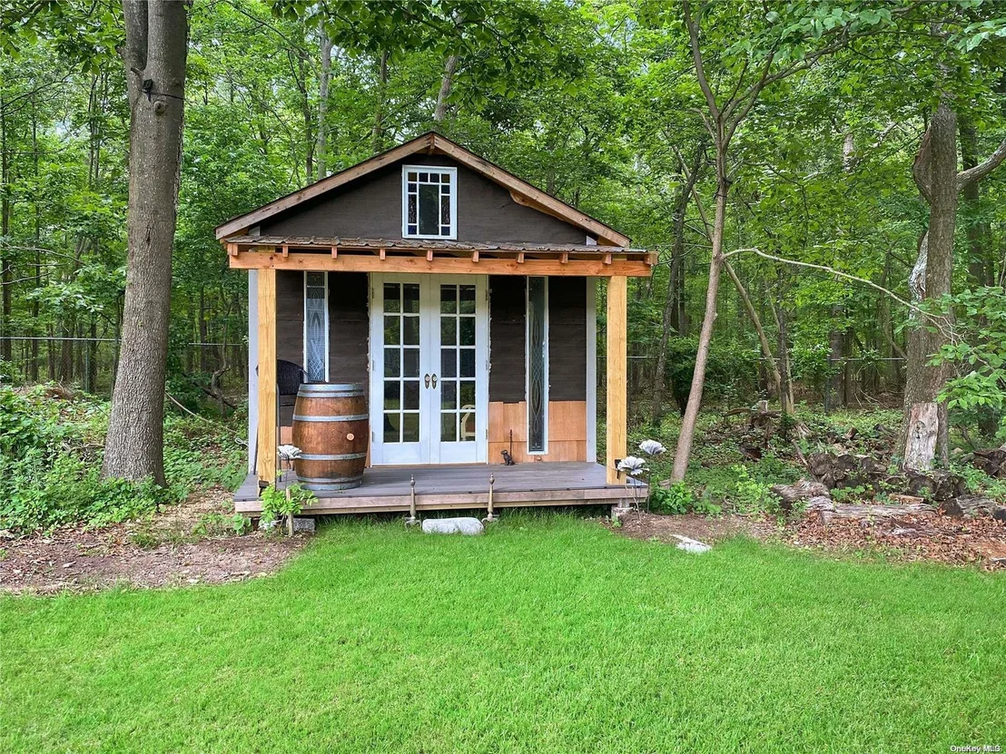 Photo of 205 Washington Drive