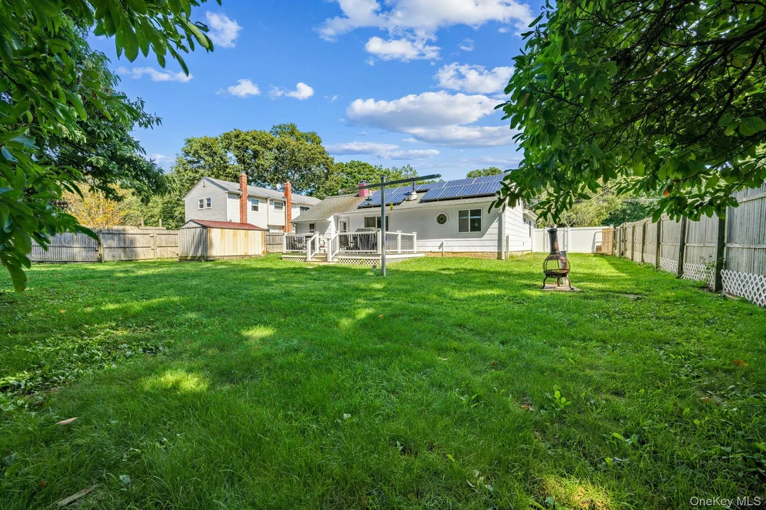 Photo of 469 Carnation Drive
