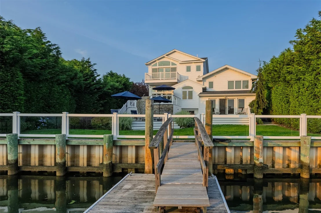 Photo of 2904 Harbor Road