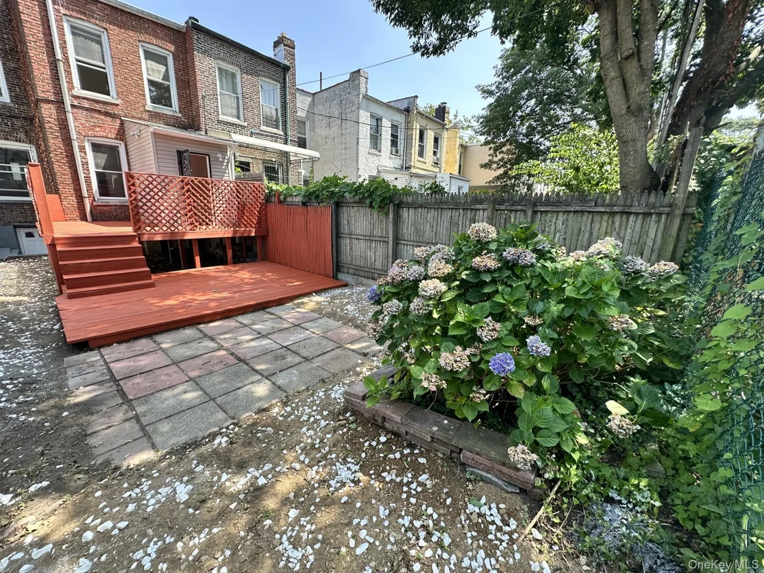 Photo of 278 Eldert Lane