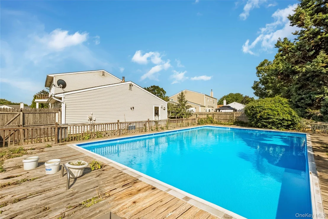 Photo of 11 Shade Tree Lane