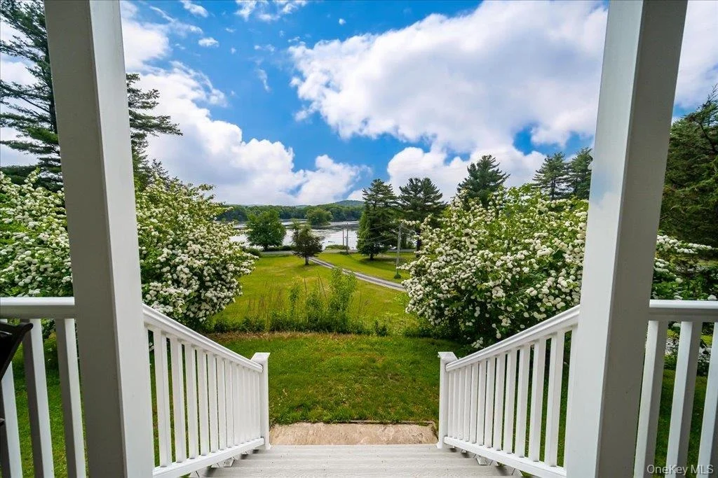 Photo of 553 Lake Road