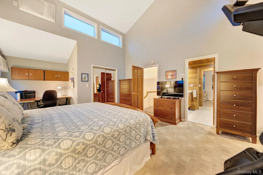 Photo of 2660 Riverside Drive