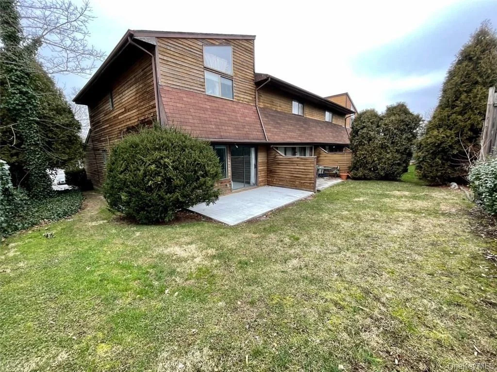 Photo of 33 Roanoke Avenue