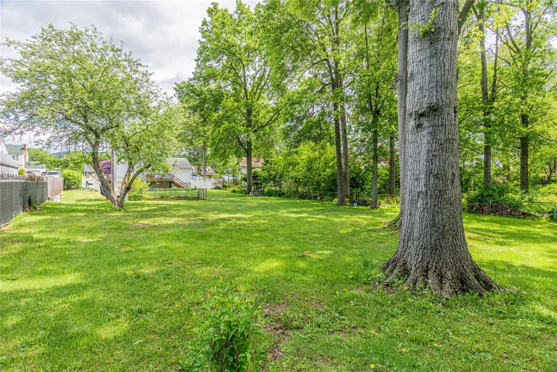 Photo of 22 Deerfield Place