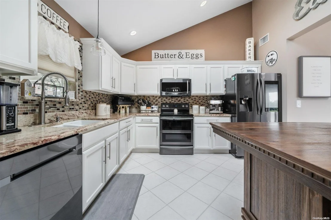 Photo of 369 Williams Way N