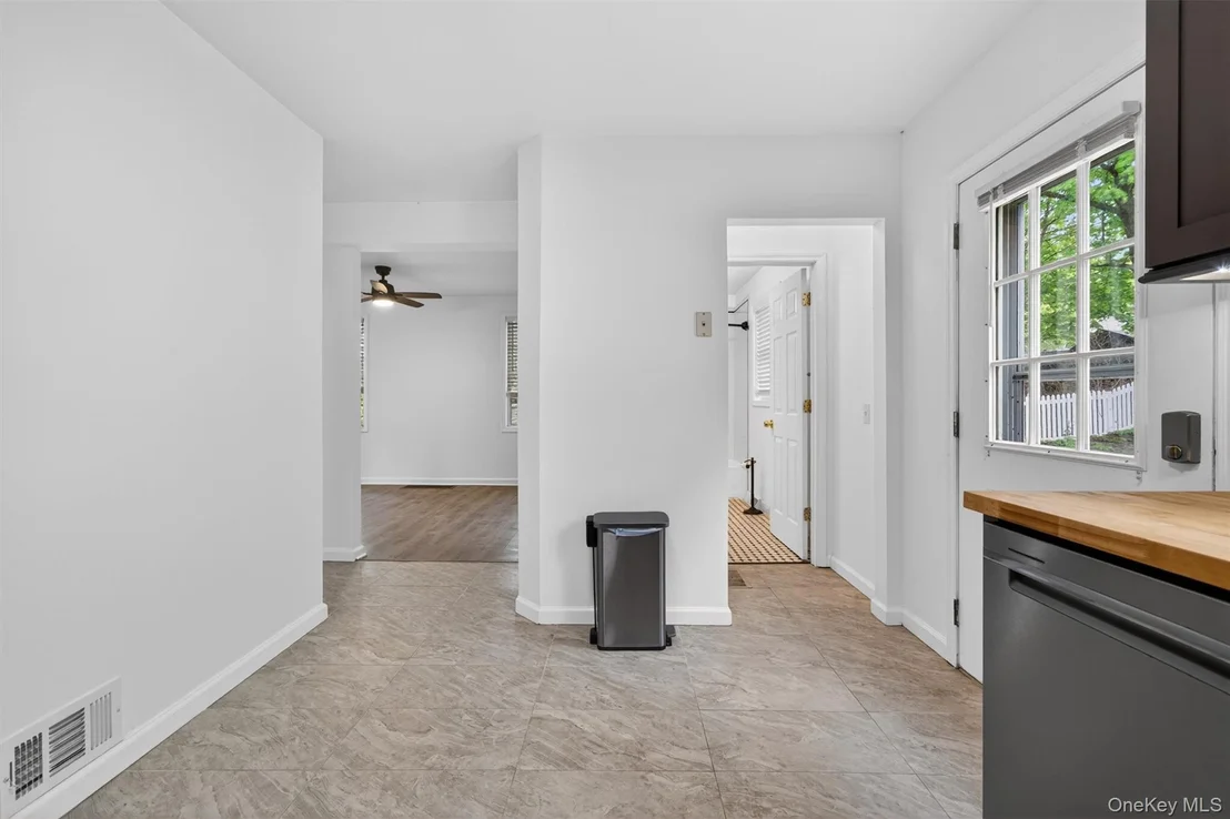 Photo of 21 Lakeview Drive