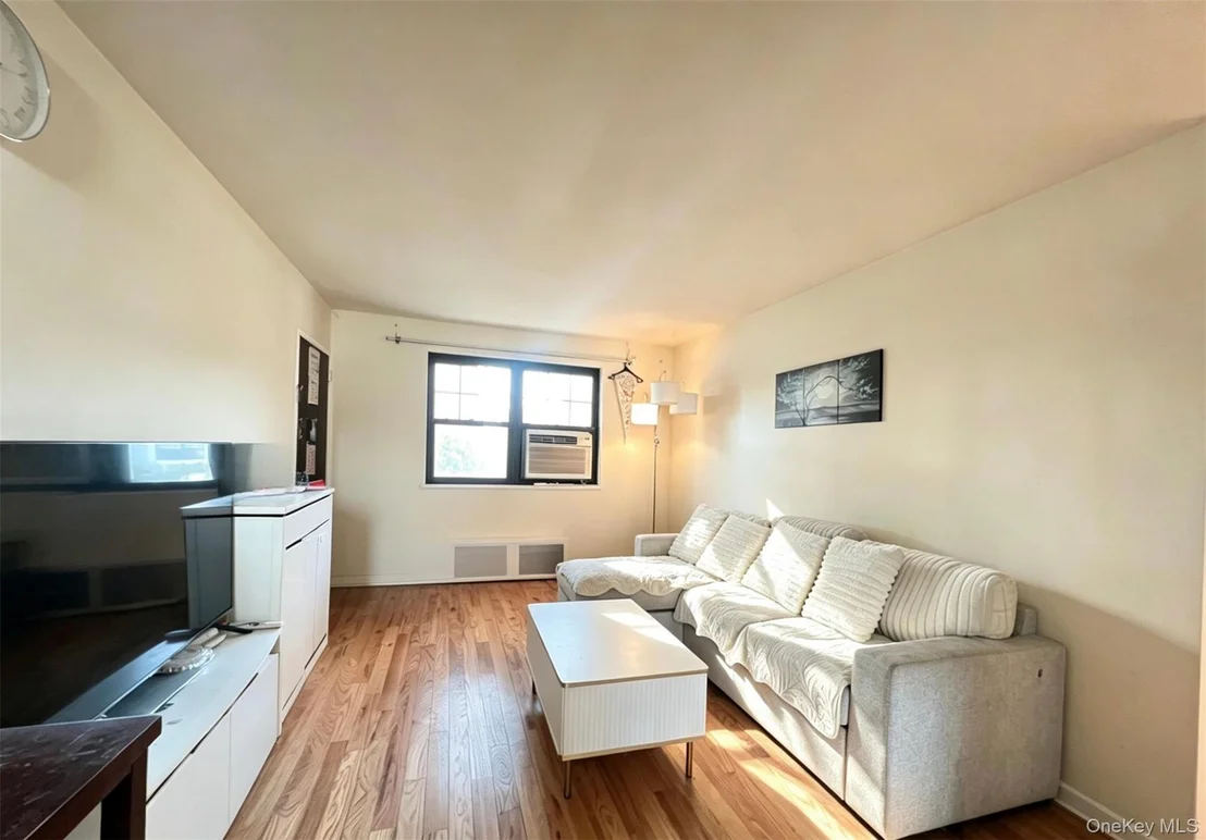 Photo of Unit A at 13604 68TH DRIVE
