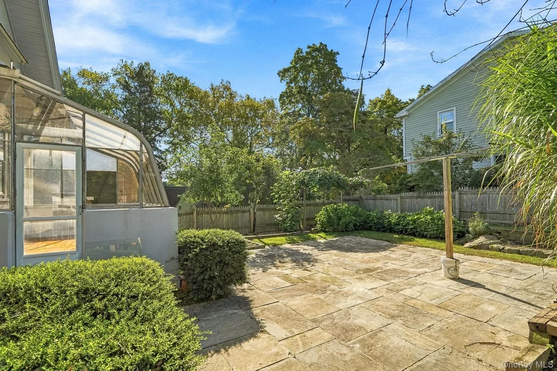 Photo of 1239 Post Road