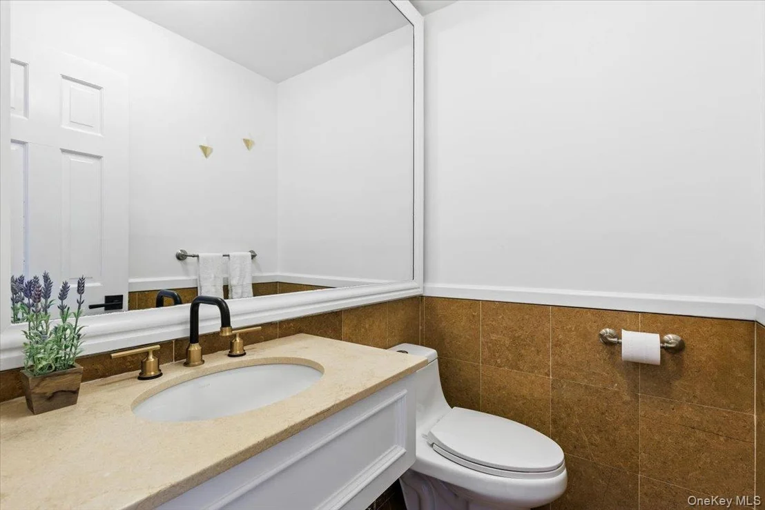 Photo of 38 Brevoort Lane
