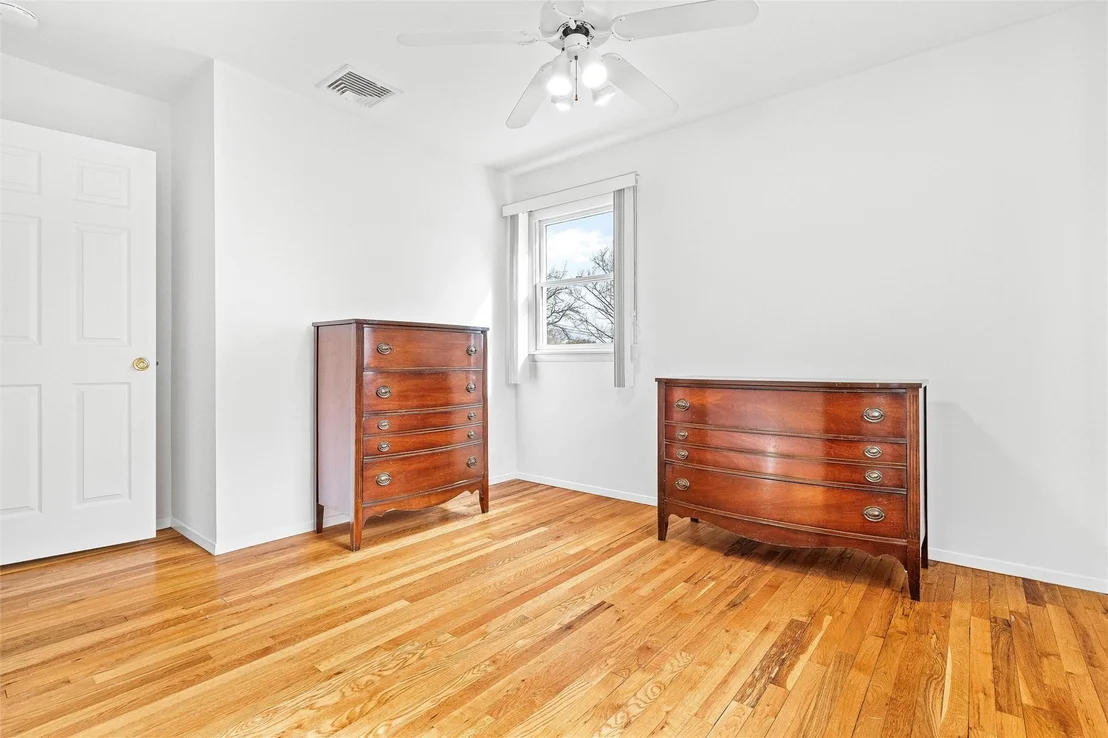 Photo of 18 Eakman Drive