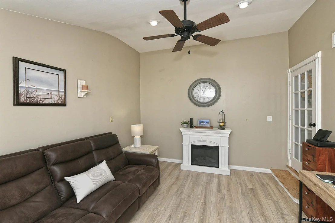 Photo of 42 Montrose Drive