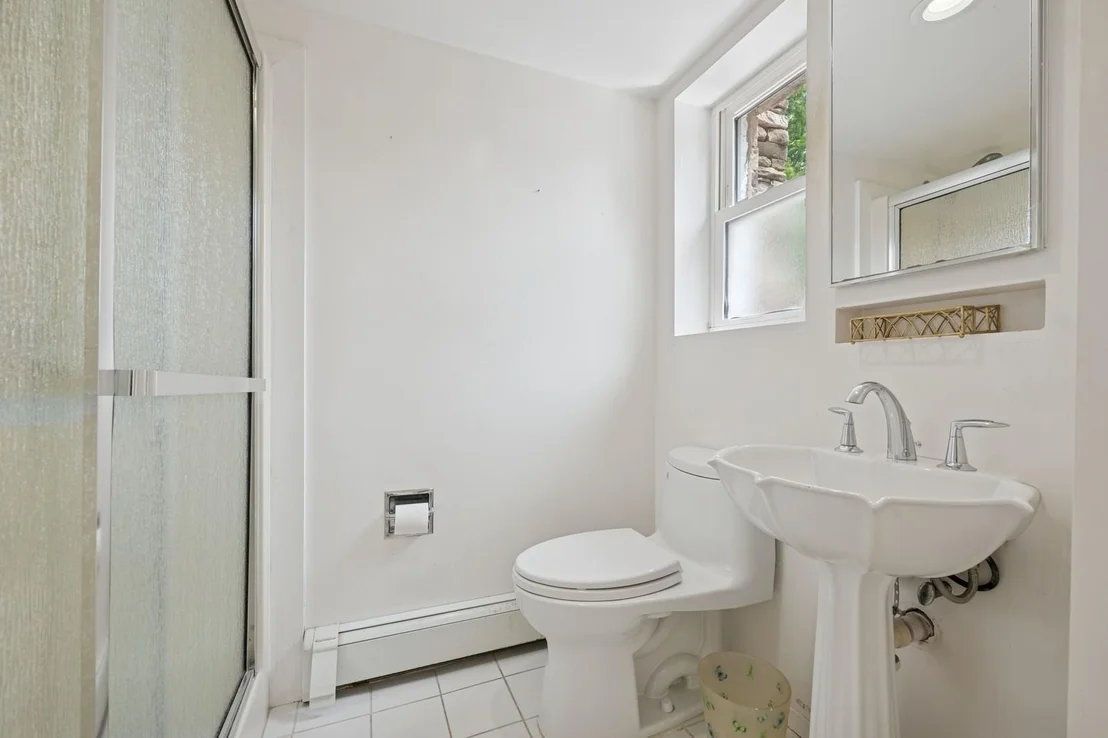 Photo of 2525 Beverly Road