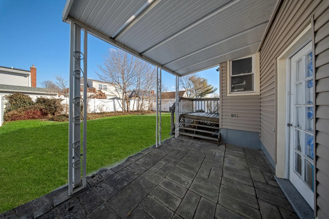 Photo of 855 Edward Street