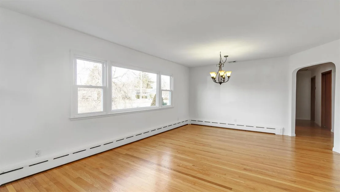 Photo of 74 Sunrise Avenue