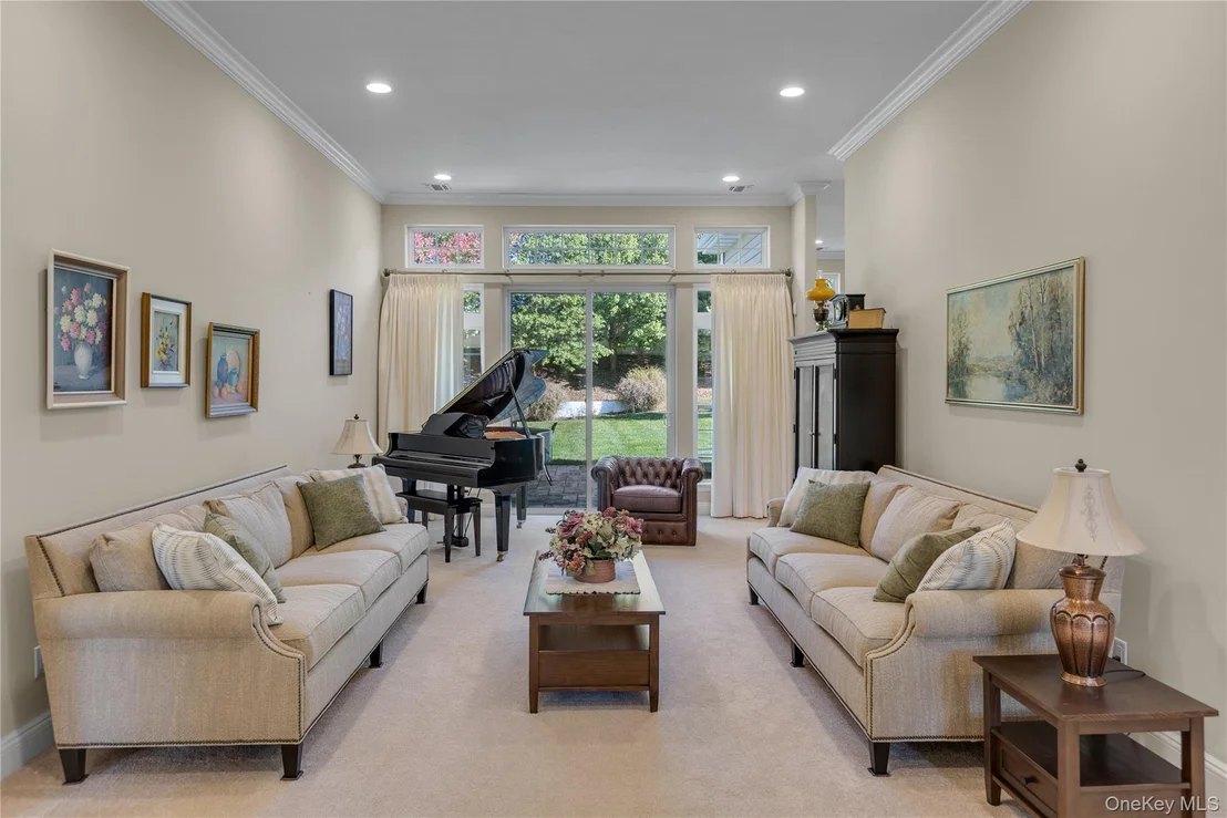 Photo of 39 Hamlet Woods Drive