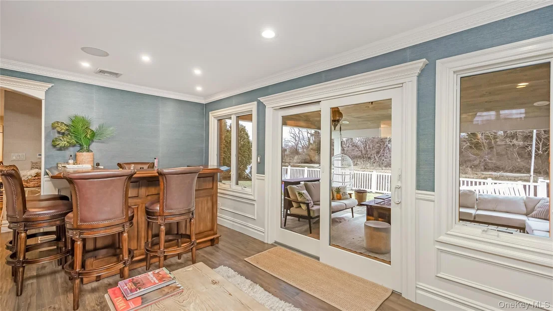 Photo of 2876 Shore Road