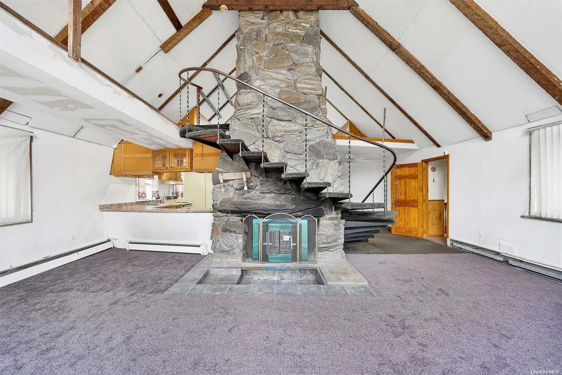 Photo of 32 Deer Path Road