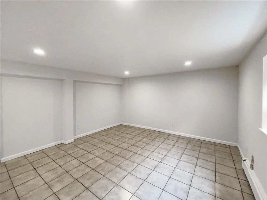 Photo of 35 Brookline Avenue