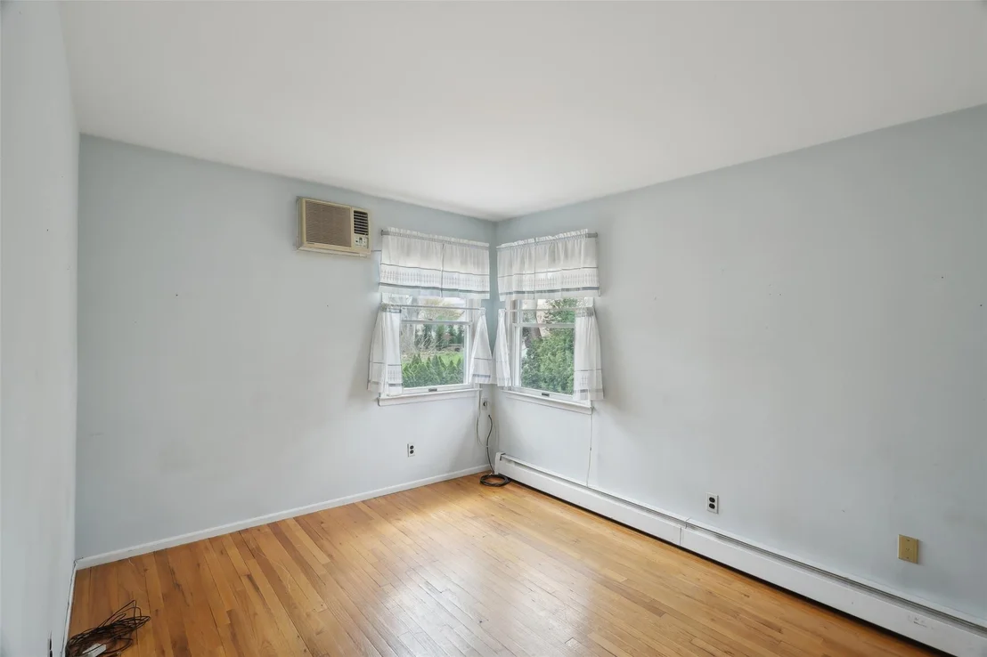 Photo of 54 Robbins Drive