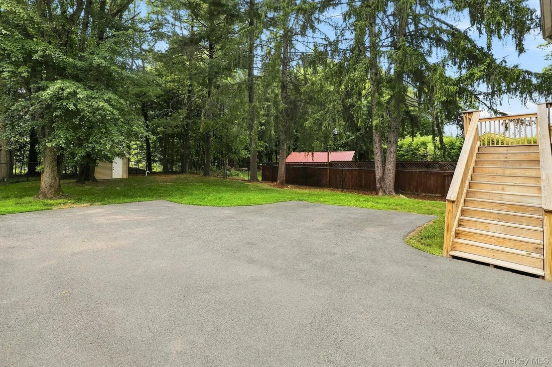Photo of 32 Red Oaks Mill Road