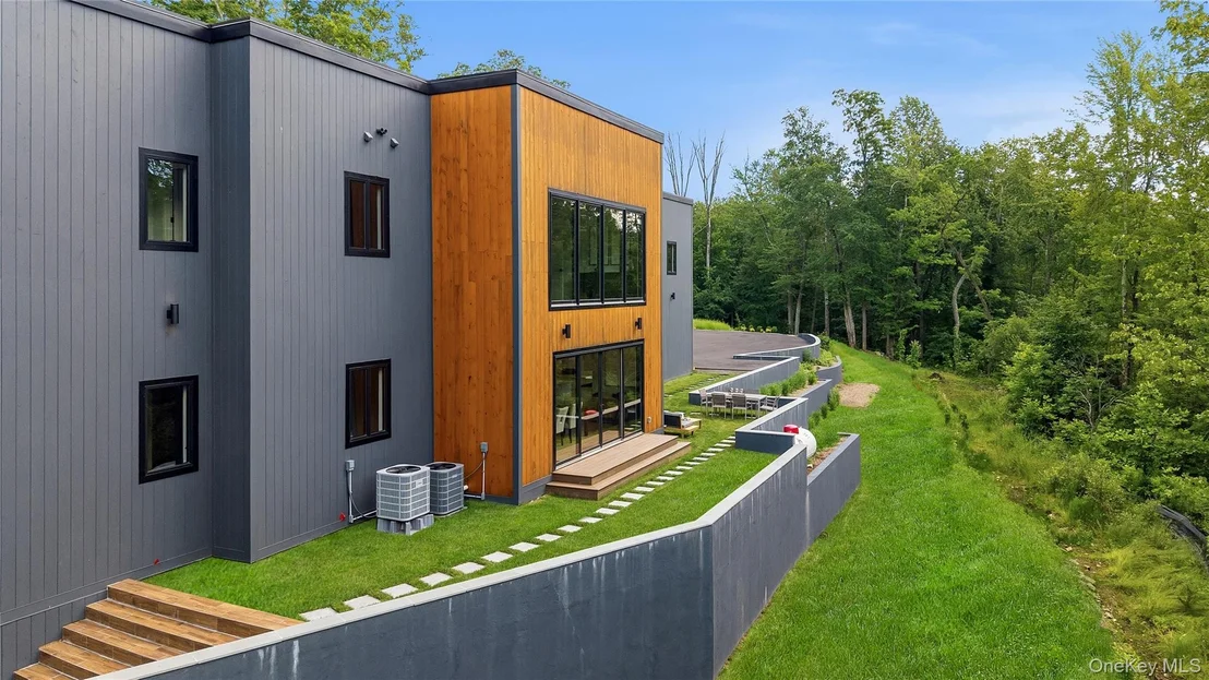 Photo of 41 Mead Road