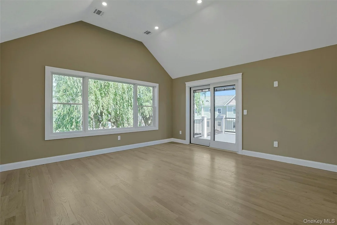 Photo of 74 Beach Road
