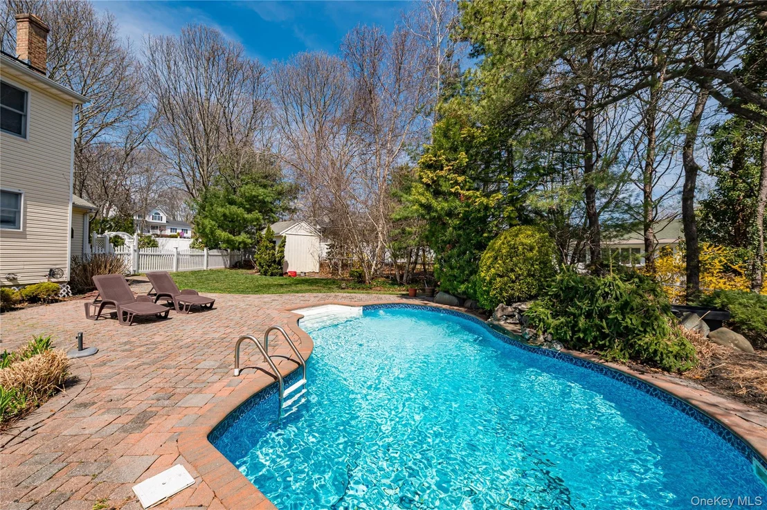 Photo of 209 Fairway Drive