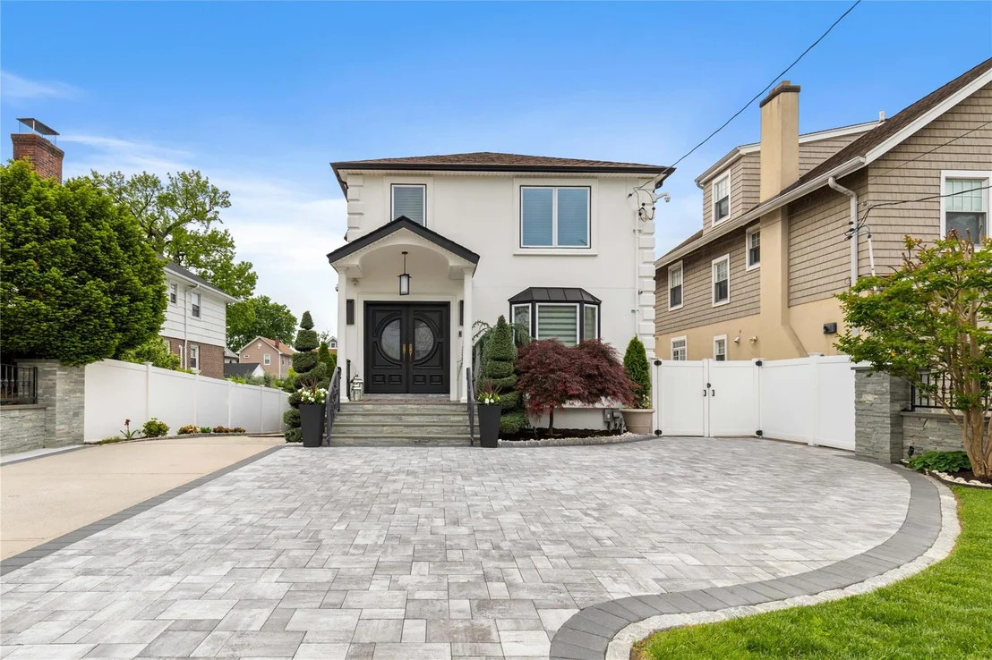 Photo of 1466 Dwight Place
